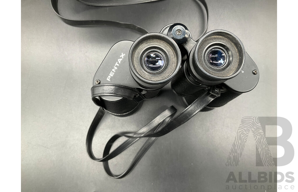 PENTAX Binoculars with a Case