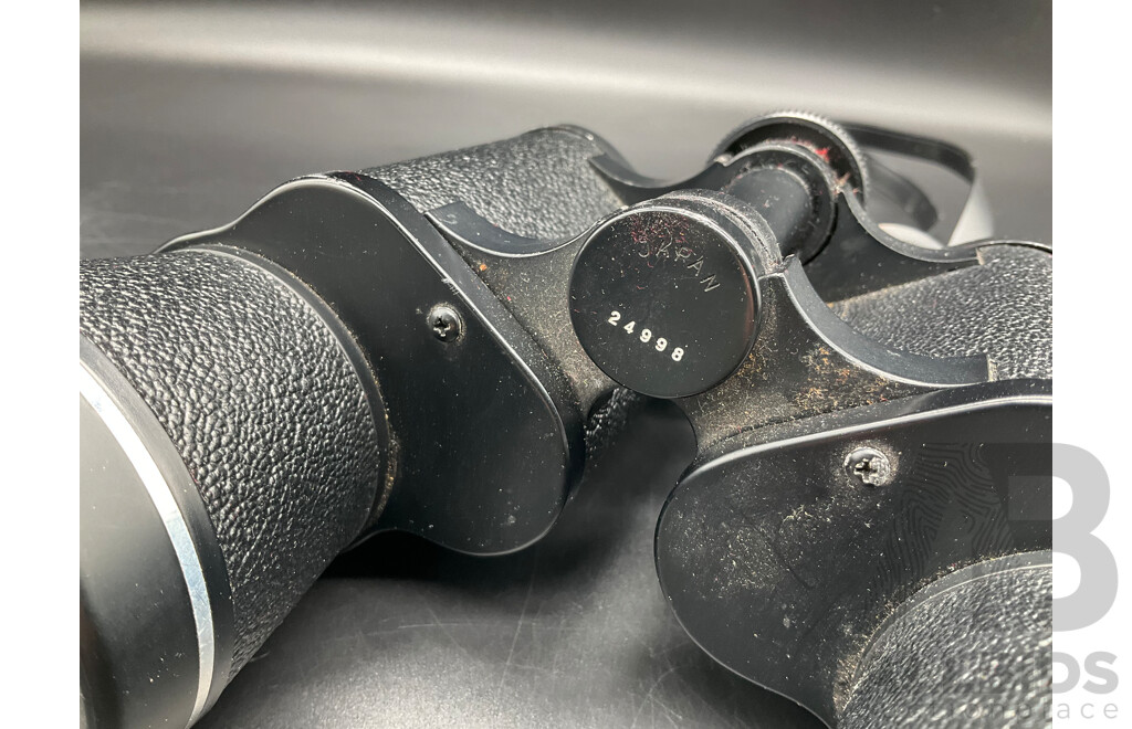 PENTAX Binoculars with a Case