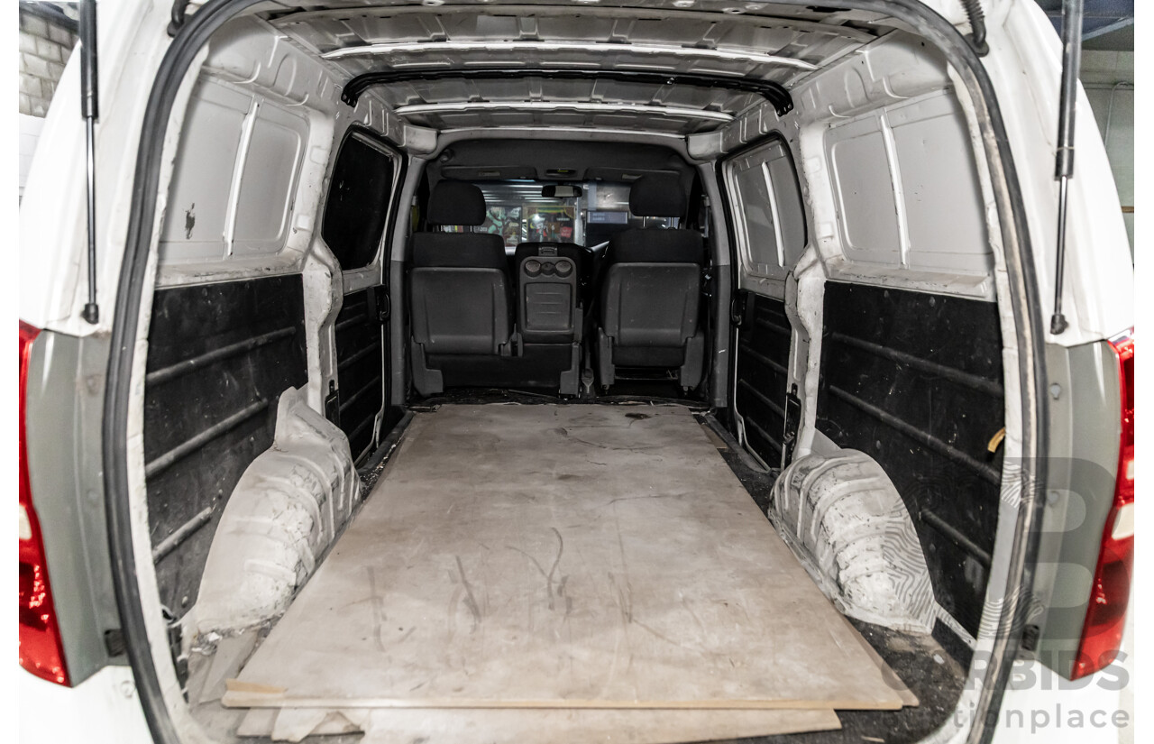 8/2011 Hyundai iLoad TQ MY11 4d Van Ceramic White Turbo Diesel 2.5L