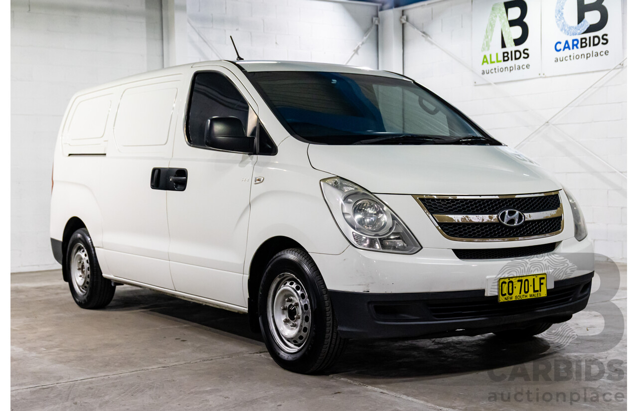 8/2011 Hyundai iLoad TQ MY11 4d Van Ceramic White Turbo Diesel 2.5L