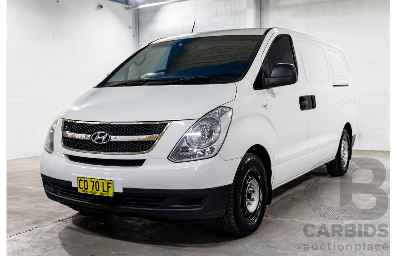 8/2011 Hyundai iLoad TQ MY11 4d Van Ceramic White Turbo Diesel 2.5L