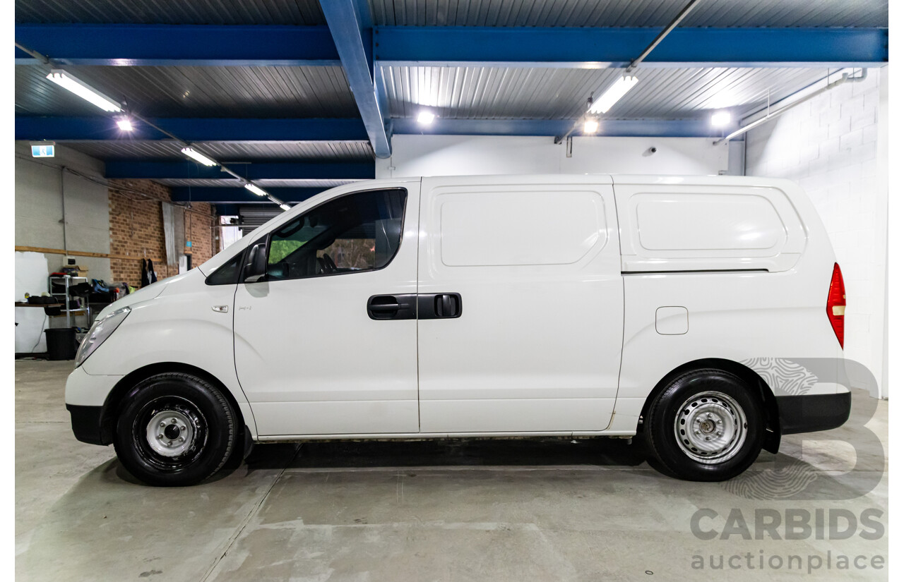 8/2011 Hyundai iLoad TQ MY11 4d Van Ceramic White Turbo Diesel 2.5L