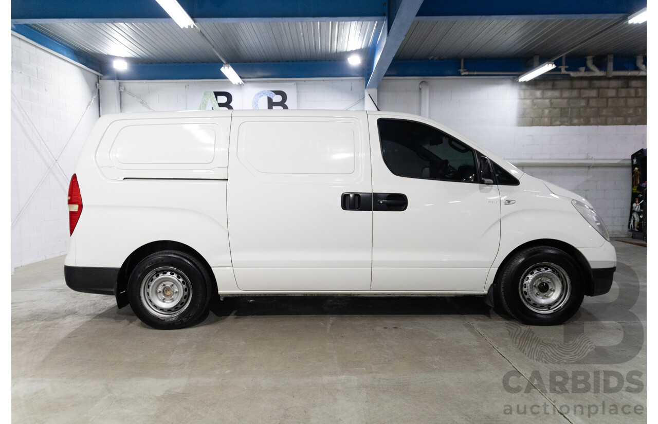 8/2011 Hyundai iLoad TQ MY11 4d Van Ceramic White Turbo Diesel 2.5L