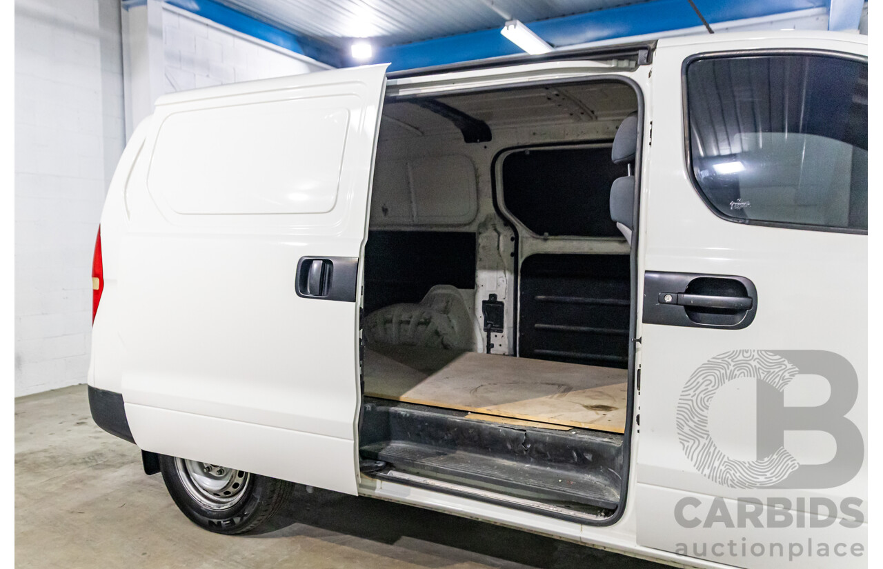 8/2011 Hyundai iLoad TQ MY11 4d Van Ceramic White Turbo Diesel 2.5L