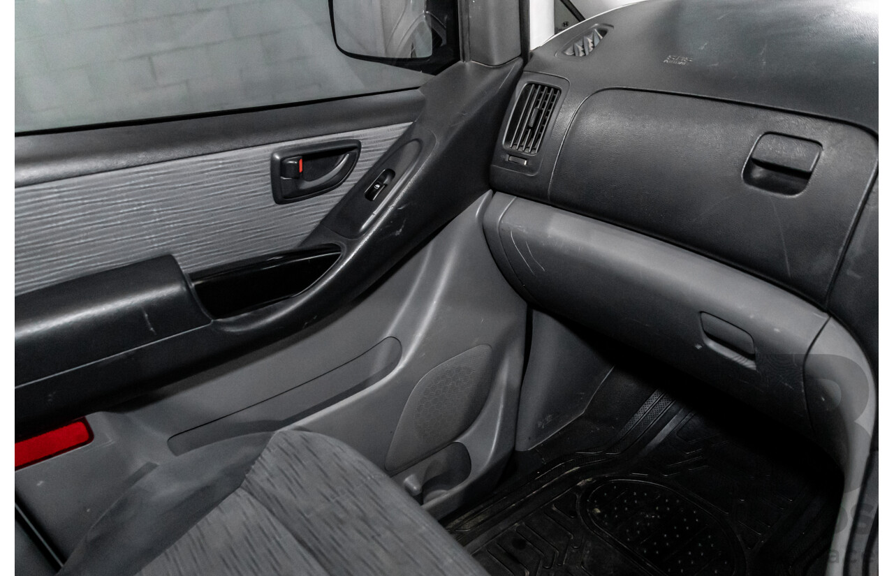 8/2011 Hyundai iLoad TQ MY11 4d Van Ceramic White Turbo Diesel 2.5L