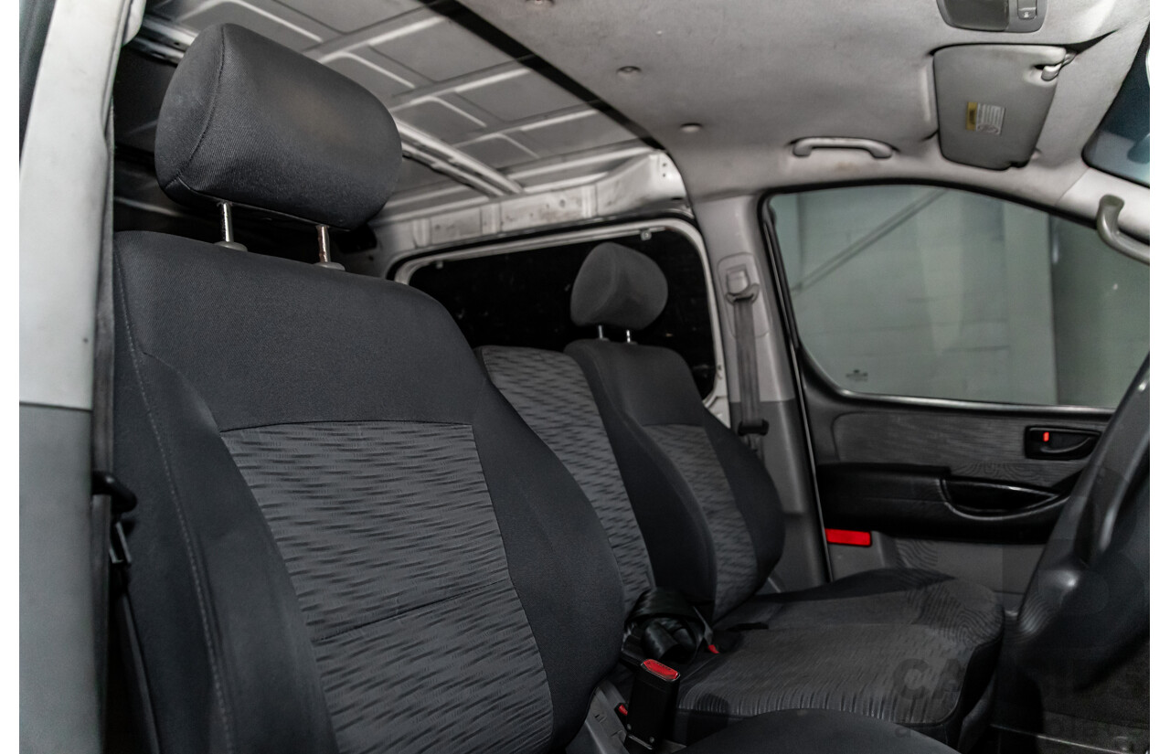 8/2011 Hyundai iLoad TQ MY11 4d Van Ceramic White Turbo Diesel 2.5L