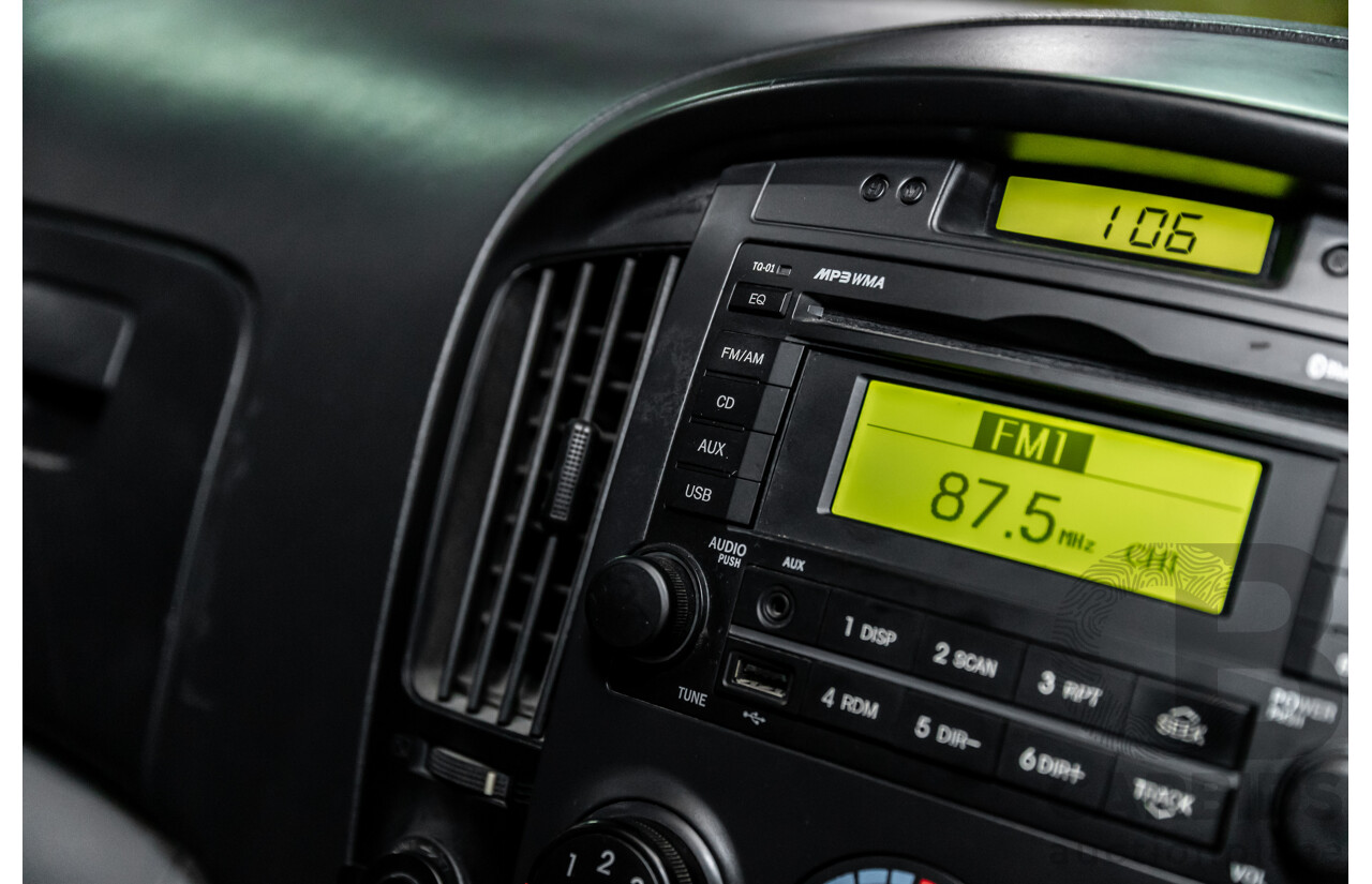 8/2011 Hyundai iLoad TQ MY11 4d Van Ceramic White Turbo Diesel 2.5L