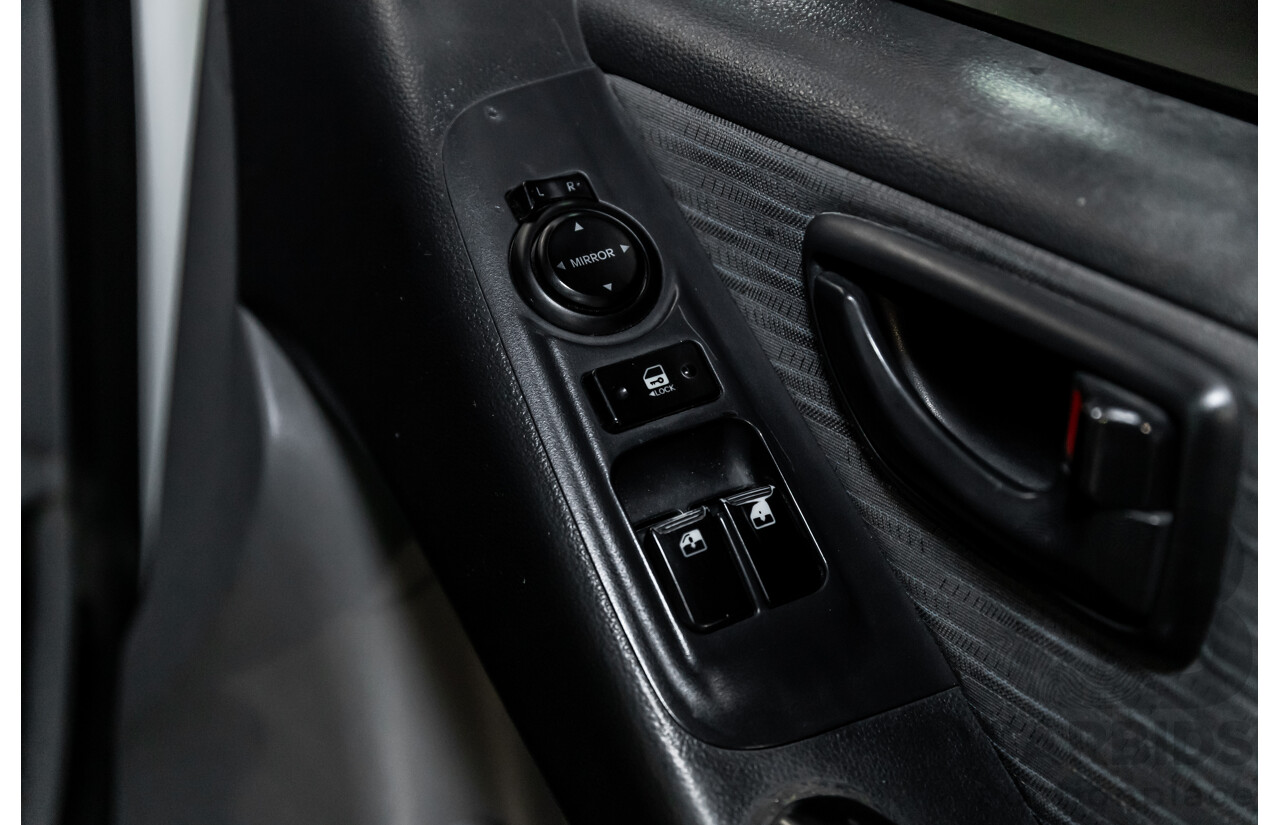 8/2011 Hyundai iLoad TQ MY11 4d Van Ceramic White Turbo Diesel 2.5L