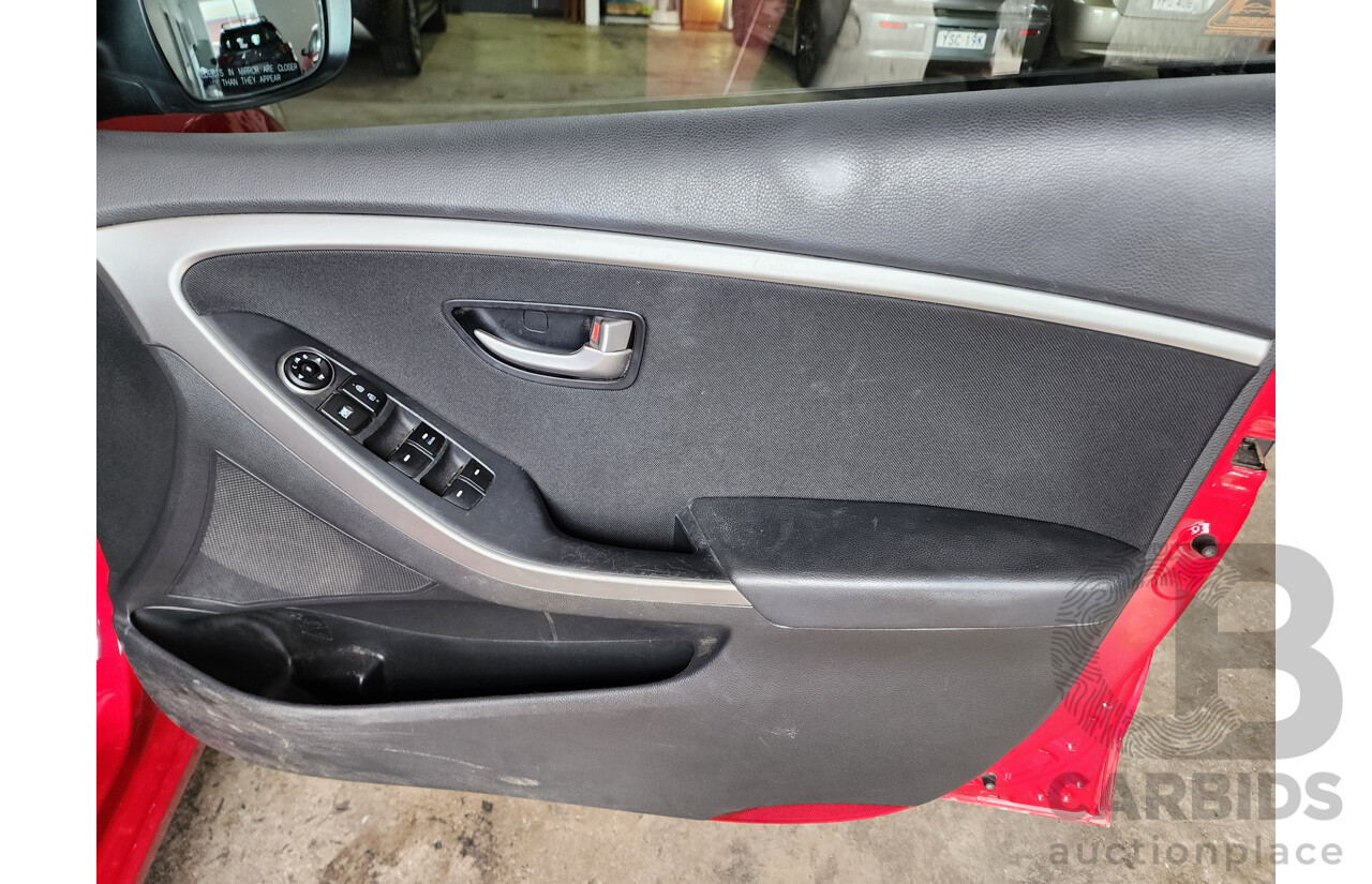 1/2013 Hyundai i30 Active GD 5d Hatchback Red 1.8L