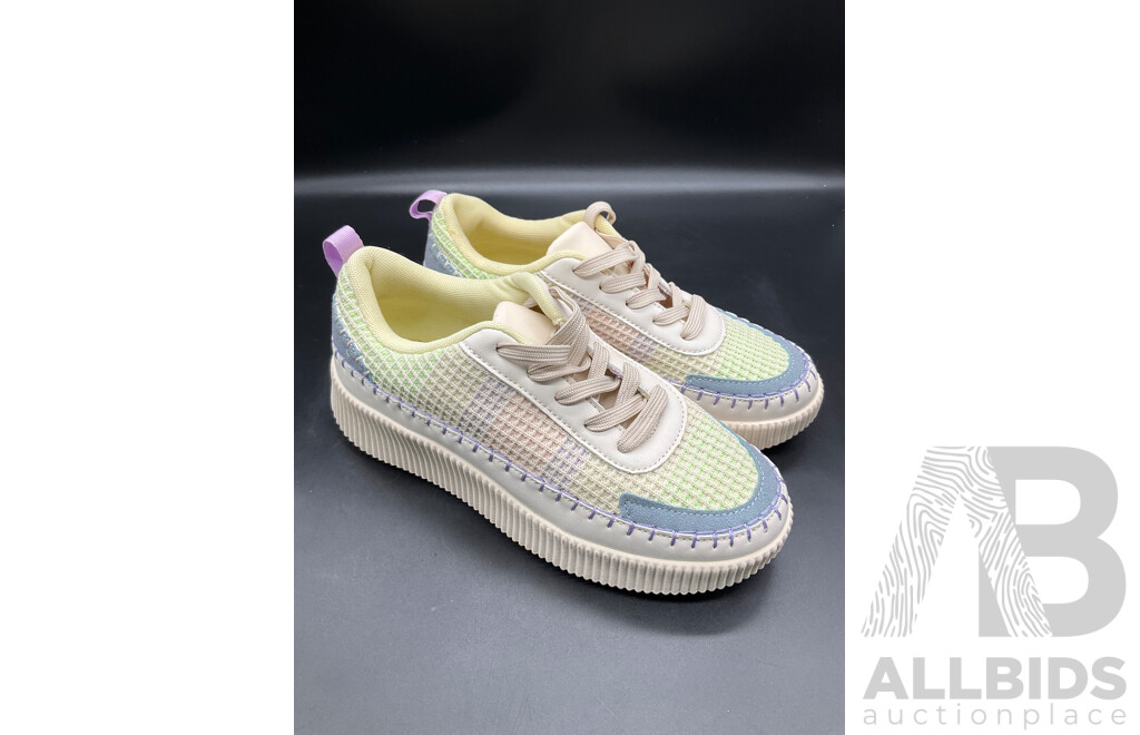 Nicole Miller Size 7 Brita Sneakers