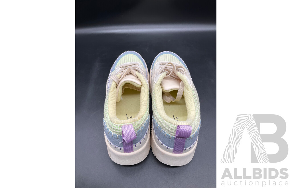 Nicole Miller Size 7 Brita Sneakers