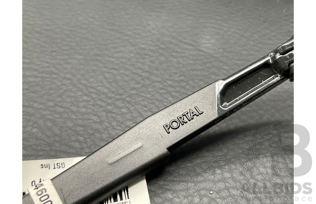 Portal Sunglasses Branded OAKLEY