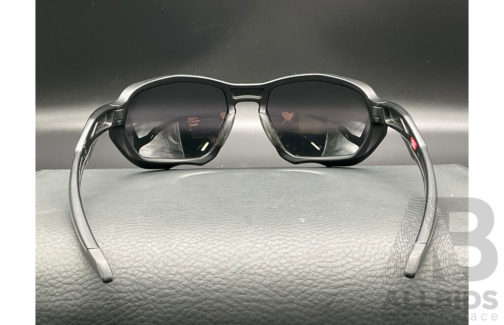 Black Sunglasses Branded OAKLEY