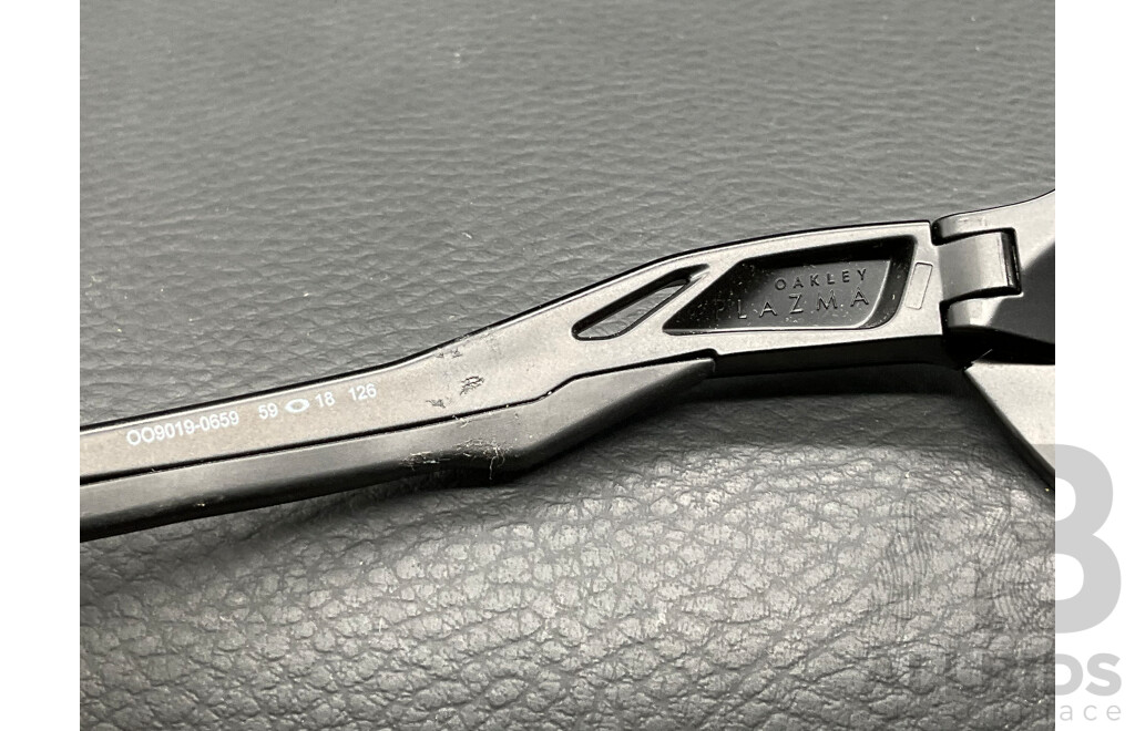 Black Sunglasses Branded OAKLEY