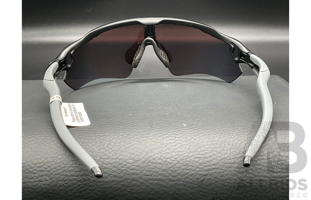 Radar Sunglasses Branded OAKLEY