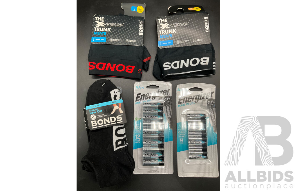 BONDS Men's Trunk (x2) Size L, XL, BONDS Socks Size 6-10 and ENERGIZER Batteries AA and AAA - Lot of 5