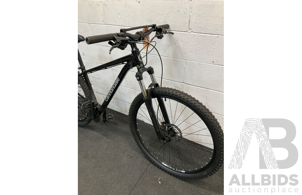 CANNONDALE Trail 7 Size S Mountain Bike