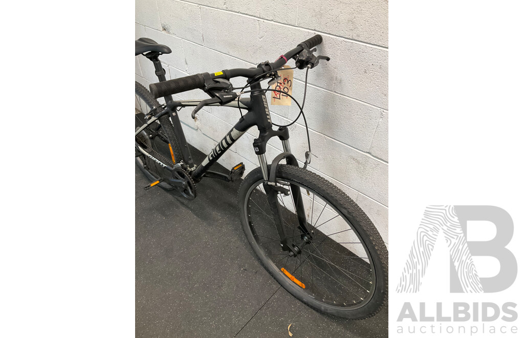 GIANT ATX Mountain Bike