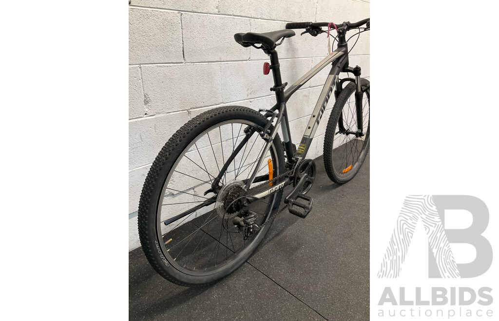 GIANT ATX Mountain Bike