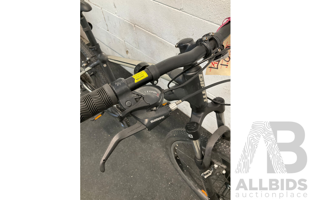 GIANT ATX Mountain Bike