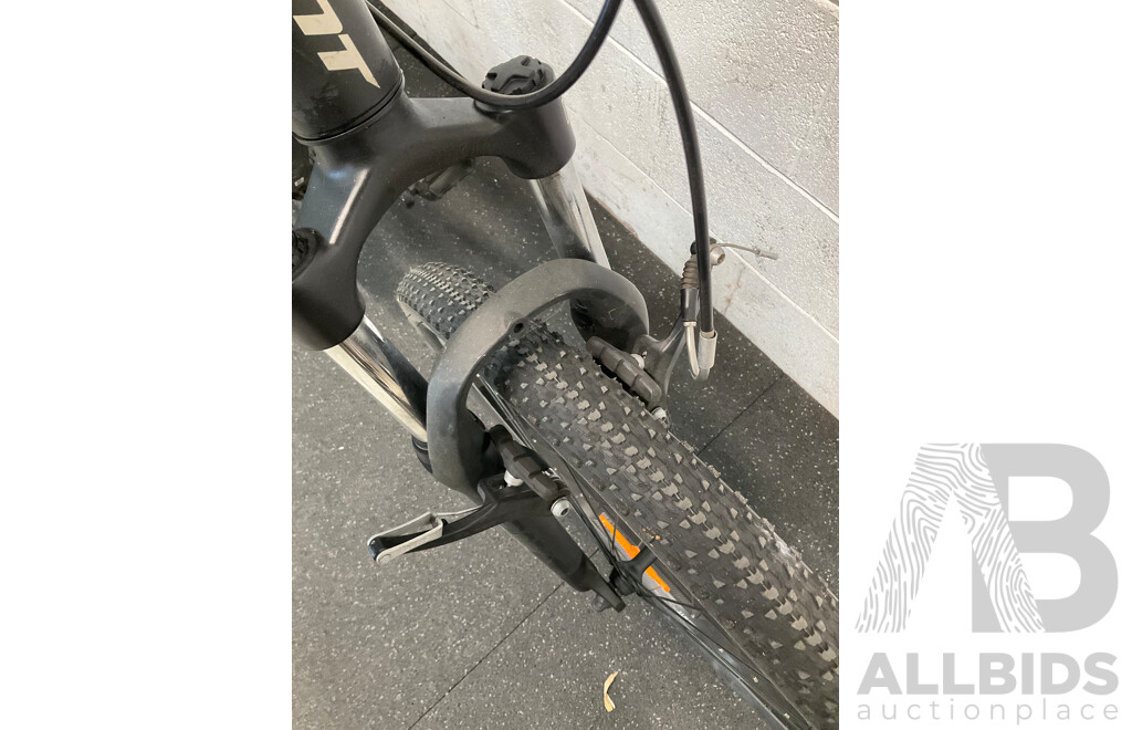 GIANT ATX Mountain Bike
