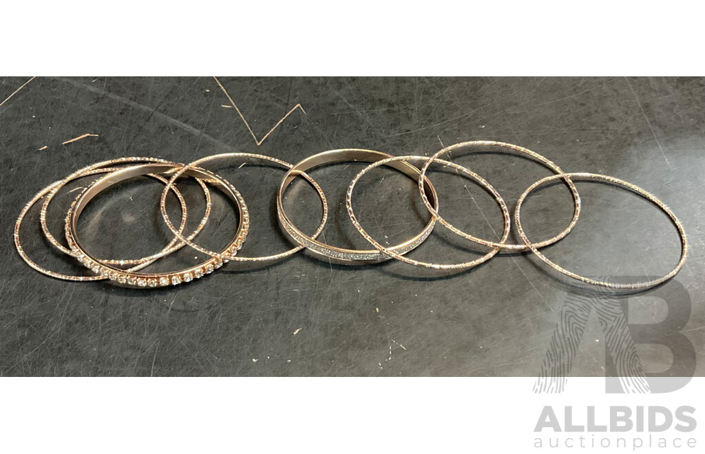 Assorted Aquarius Designs Jewellery & Kids Stickers & Toys and Assorted Bathroom Accessories & 1x Dog Jacket