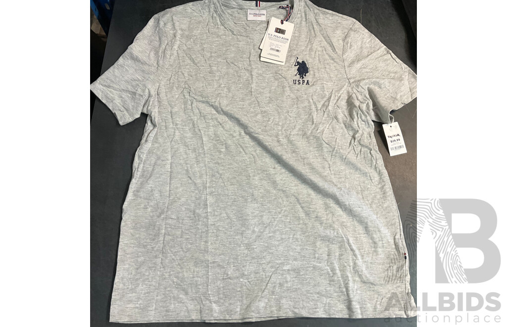 Bluey Size S/M Christmas Pajama Set & U.S POLO ASSN Size XL T-Shirt & Common Shorts Size 40 X2 & ANKO Backpack