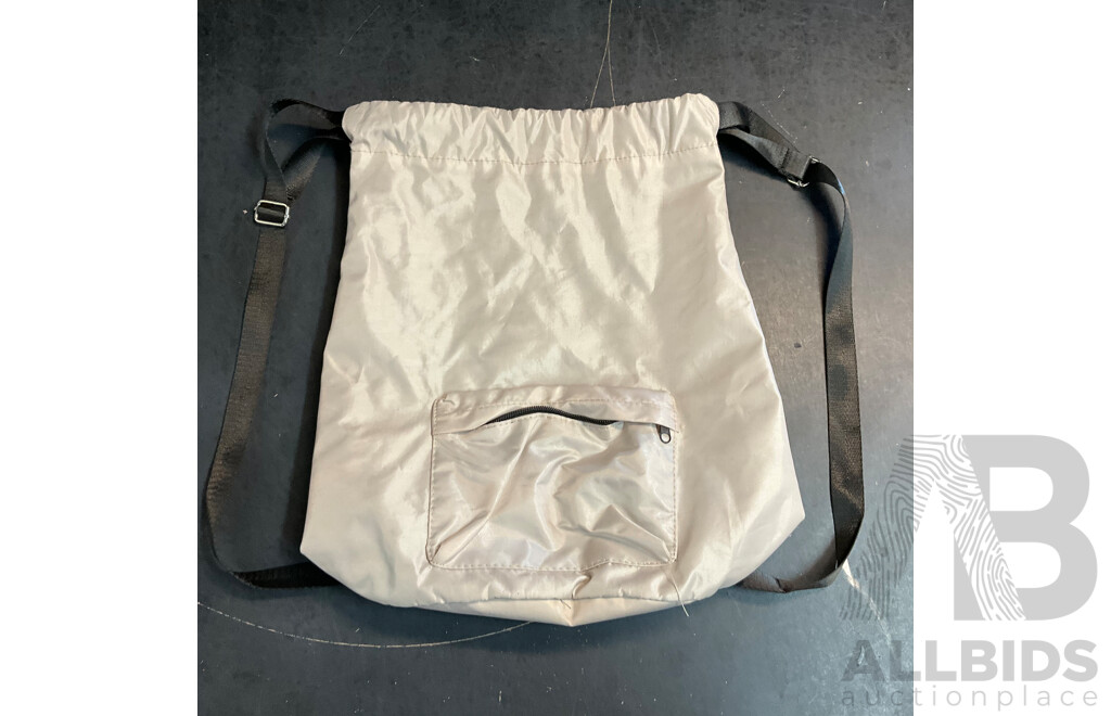 Bluey Size S/M Christmas Pajama Set & U.S POLO ASSN Size XL T-Shirt & Common Shorts Size 40 X2 & ANKO Backpack