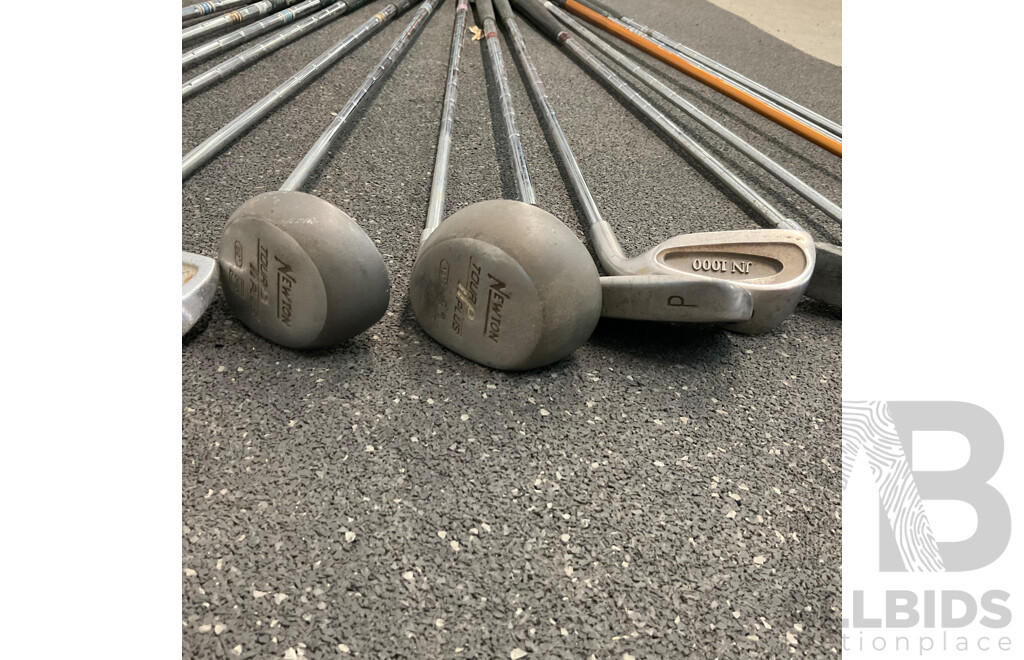 ICON 3.0 Golf Bag with 14 Assorted Golf Clubs