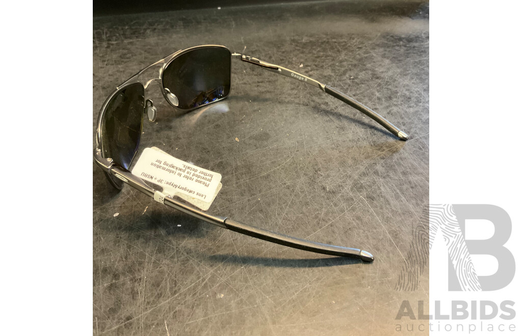 Oakley OO4124 Gauge 8 Sunglasses