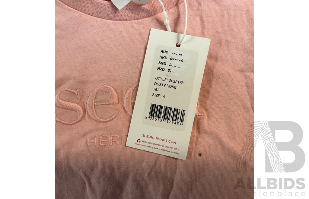 Bluey Cloud Bag Doctor's Set & Seed Size 4 Kids T-shirt & Liquid Ears Wireless Earphones