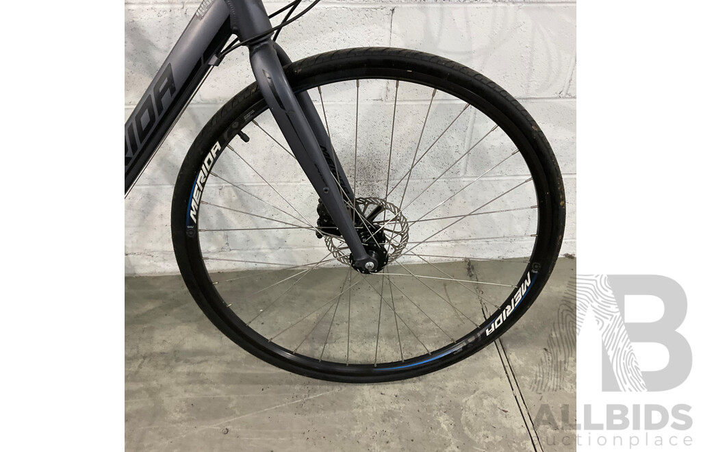 Merida Speeder 20 Bike Flat Bar Road Bike - Dark Silver - Frame 54cm