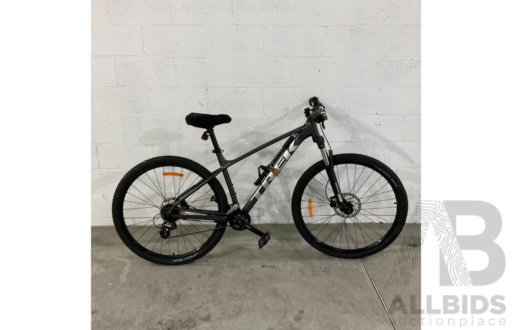 TREK Marlin 5 Mountain Bike - Black