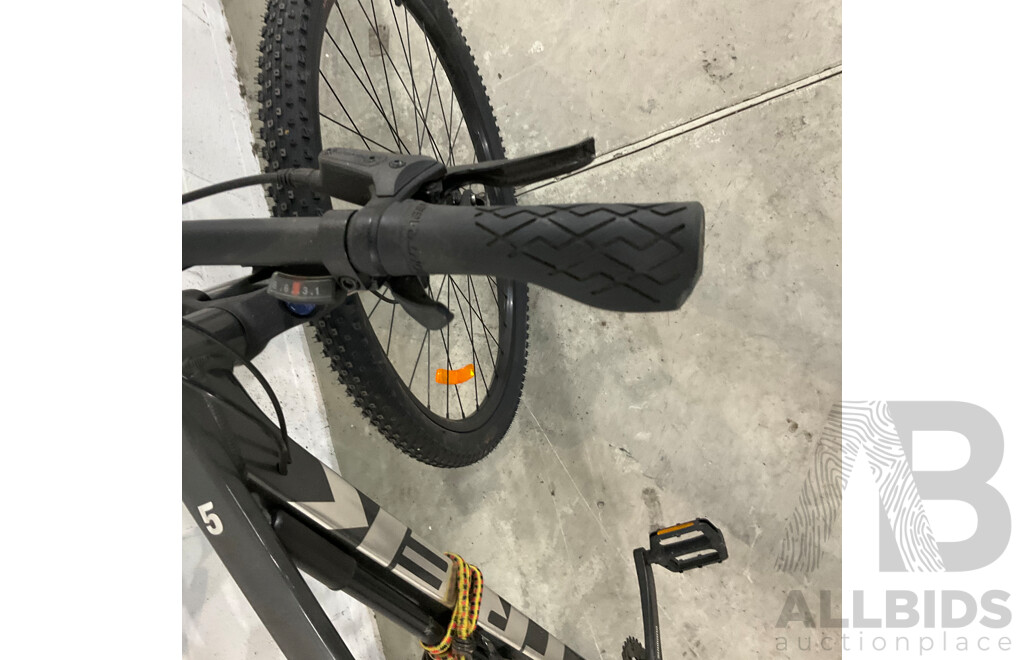 TREK Marlin 5 Mountain Bike - Black