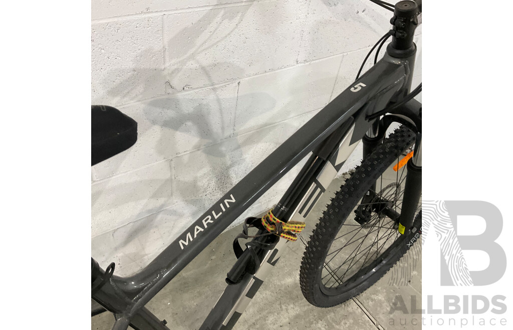 TREK Marlin 5 Mountain Bike - Black