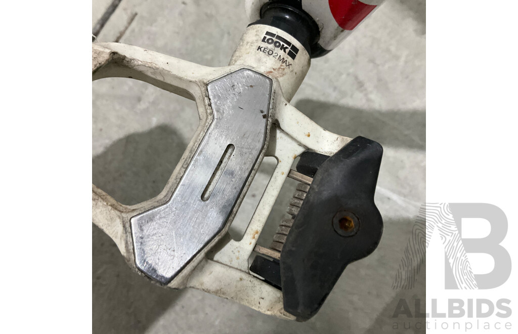 OPERA Carbon Fiber Bike