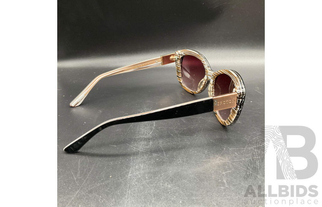 2 Pairs of Women's Sunglassess