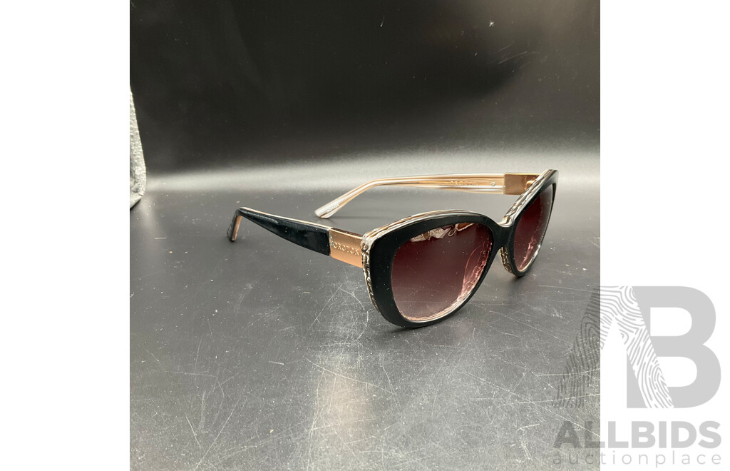 2 Pairs of Women's Sunglassess