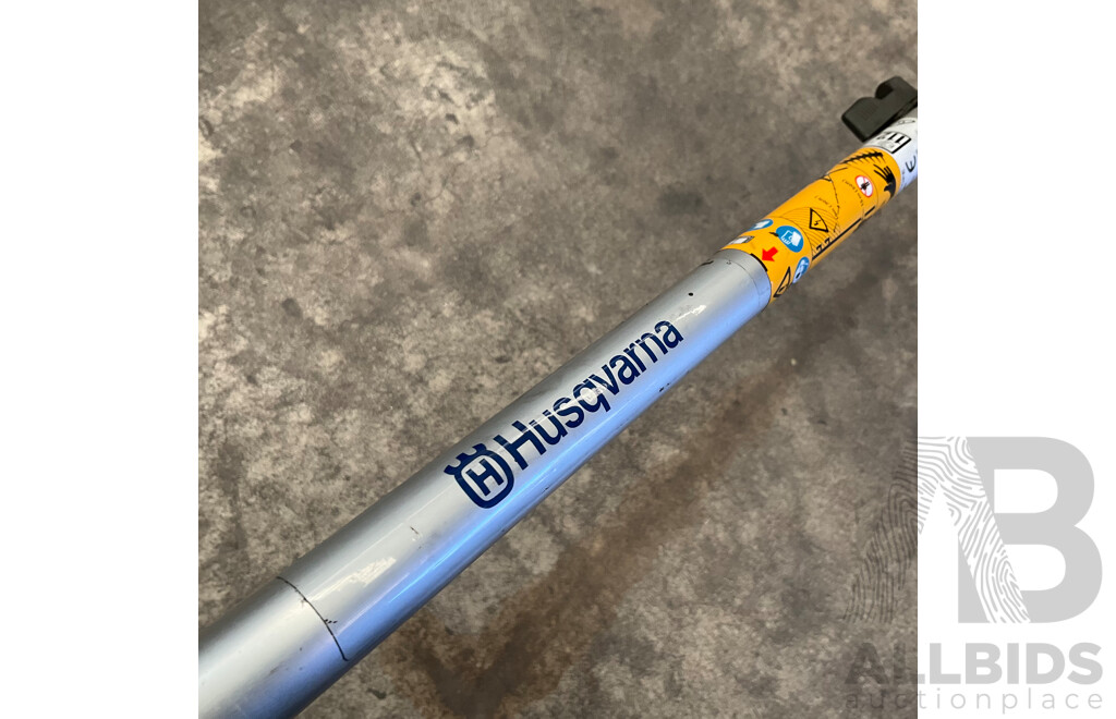 HUSQVARNA Petrol 122LK with Pole Saw Attatchment