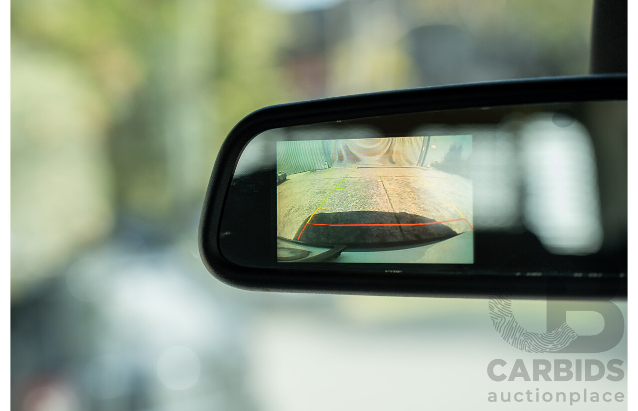 05/2016 Renault Master LWB MID (FWD) X62 Bus Glacier White Turbo Diesel 2.3L - Custom Wheelchair Lift