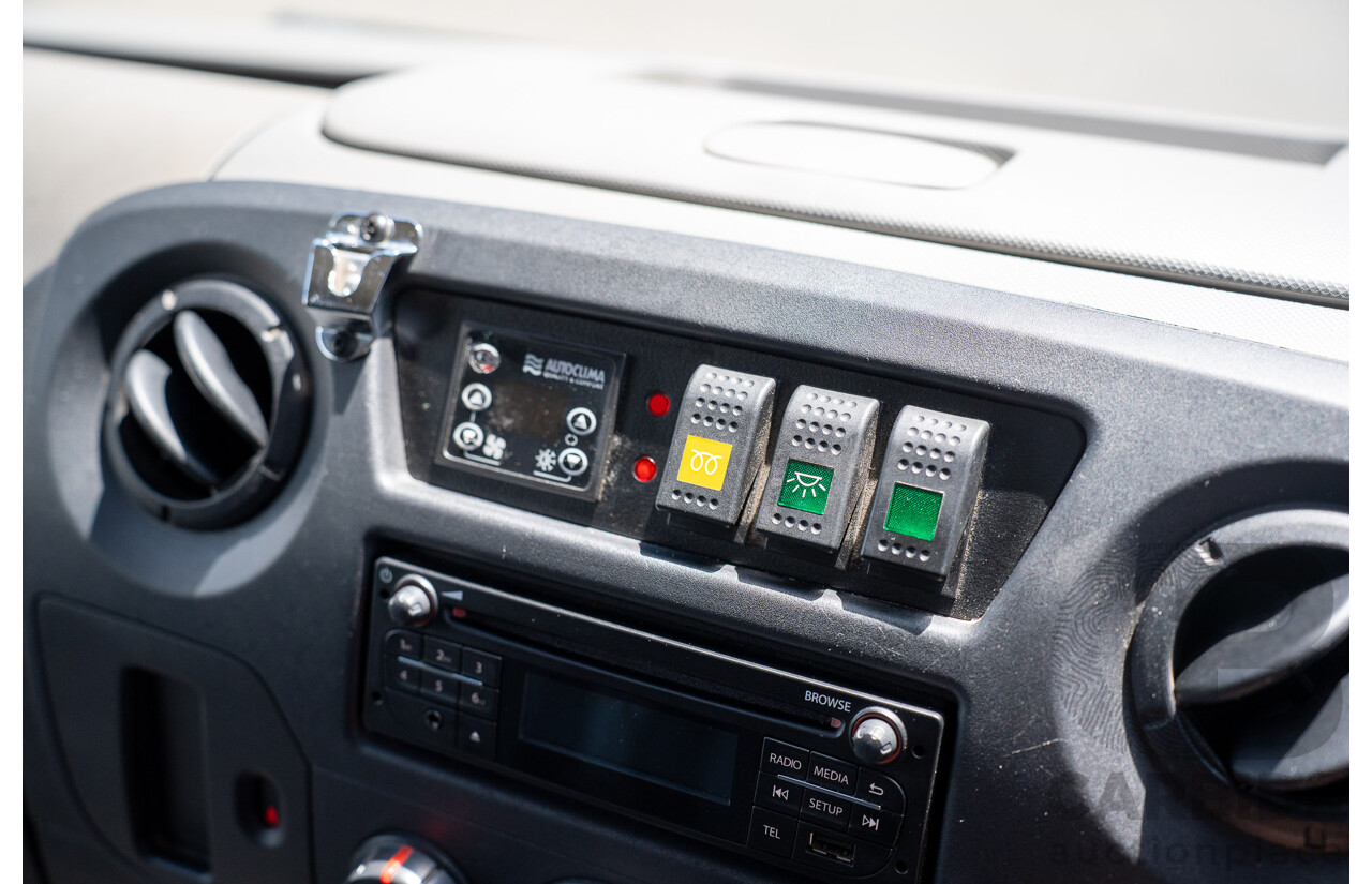 05/2016 Renault Master LWB MID (FWD) X62 Bus Glacier White Turbo Diesel 2.3L - Custom Wheelchair Lift