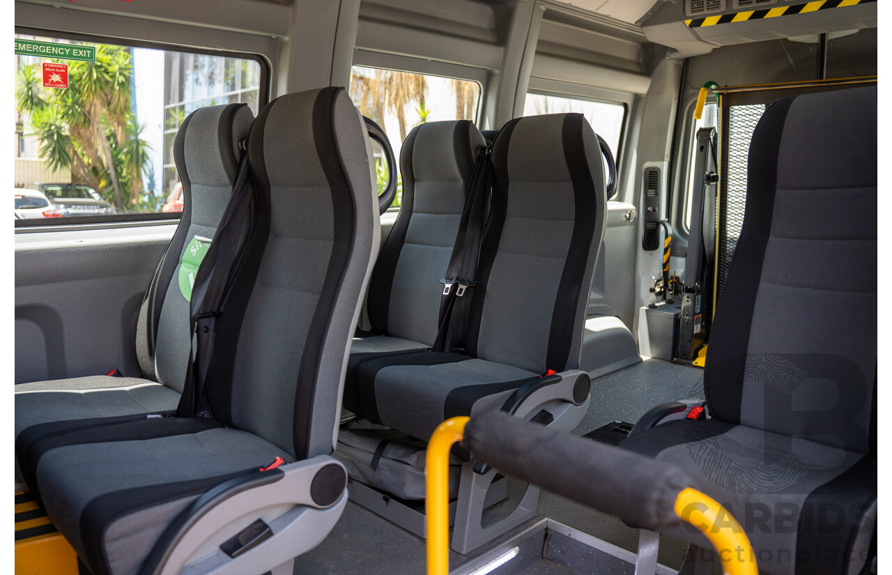 05/2016 Renault Master LWB MID (FWD) X62 Bus Glacier White Turbo Diesel 2.3L - Custom Wheelchair Lift