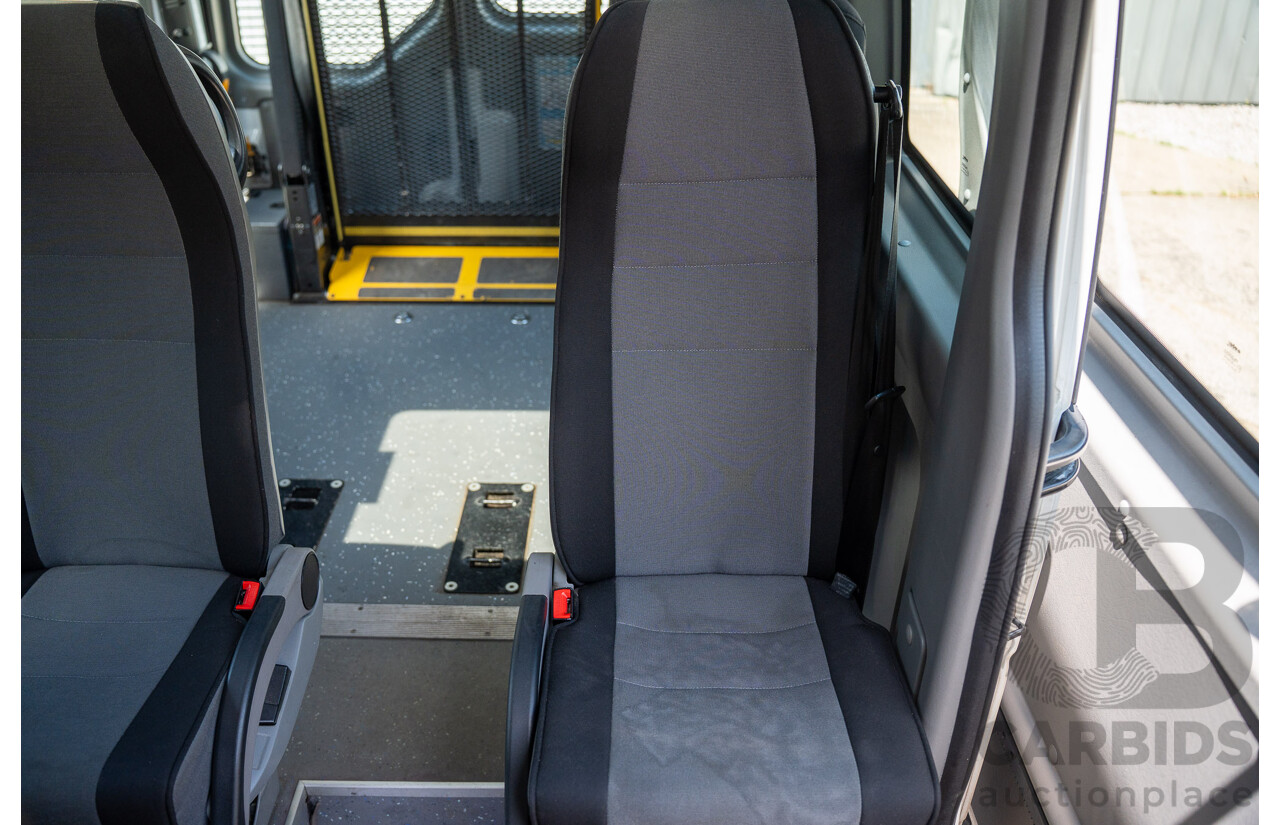 05/2016 Renault Master LWB MID (FWD) X62 Bus Glacier White Turbo Diesel 2.3L - Custom Wheelchair Lift