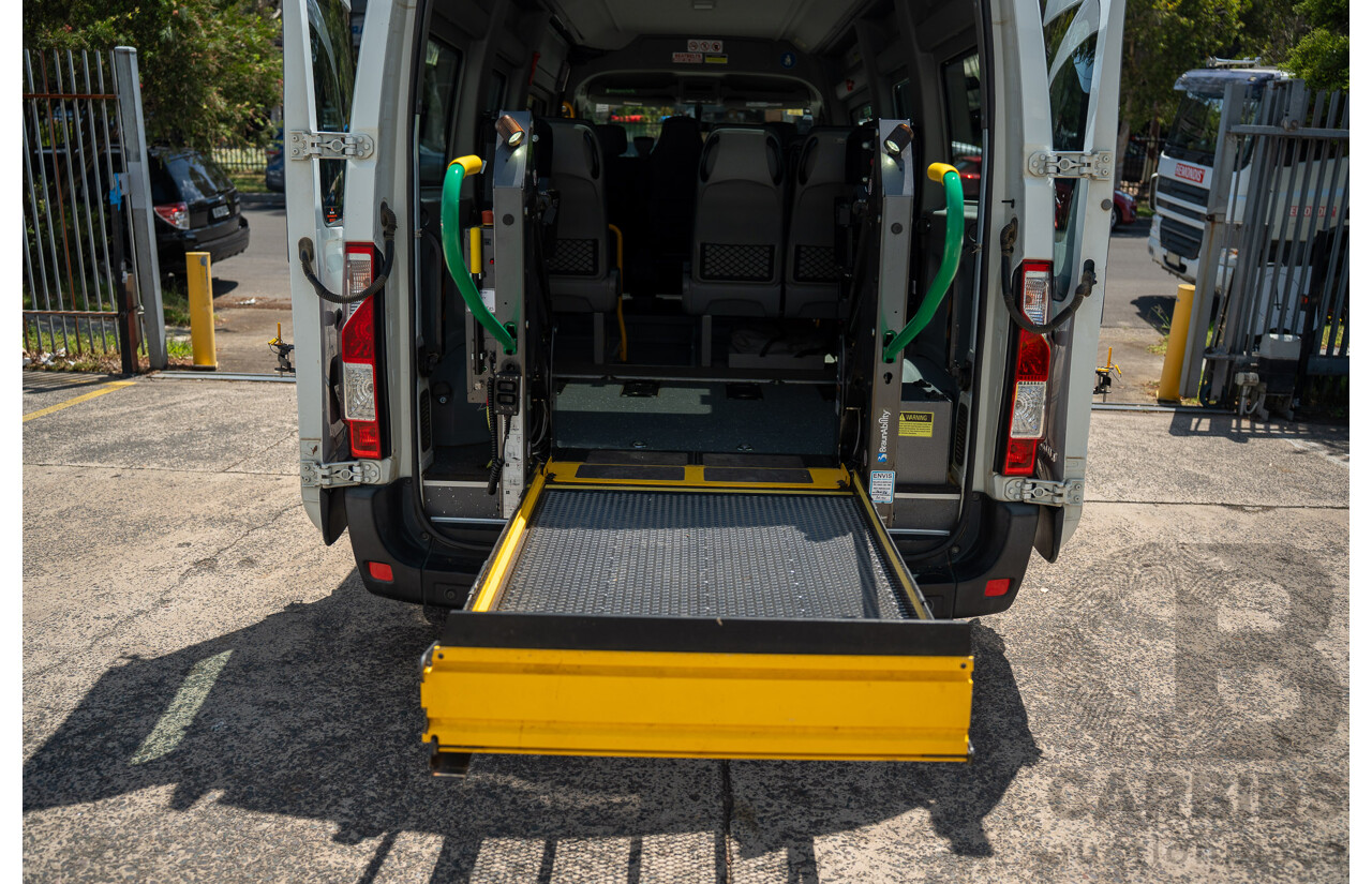 05/2016 Renault Master LWB MID (FWD) X62 Bus Glacier White Turbo Diesel 2.3L - Custom Wheelchair Lift