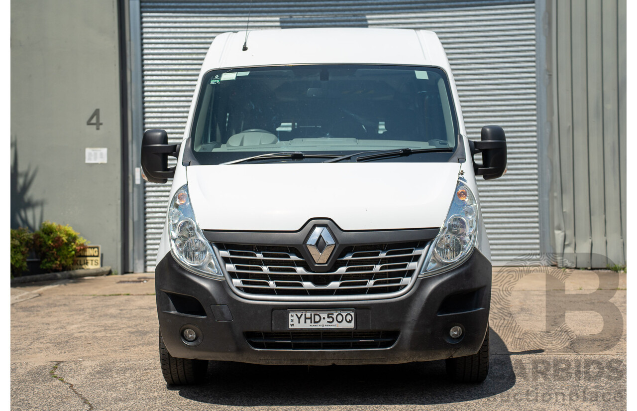 05/2016 Renault Master LWB MID (FWD) X62 Bus Glacier White Turbo Diesel 2.3L - Custom Wheelchair Lift