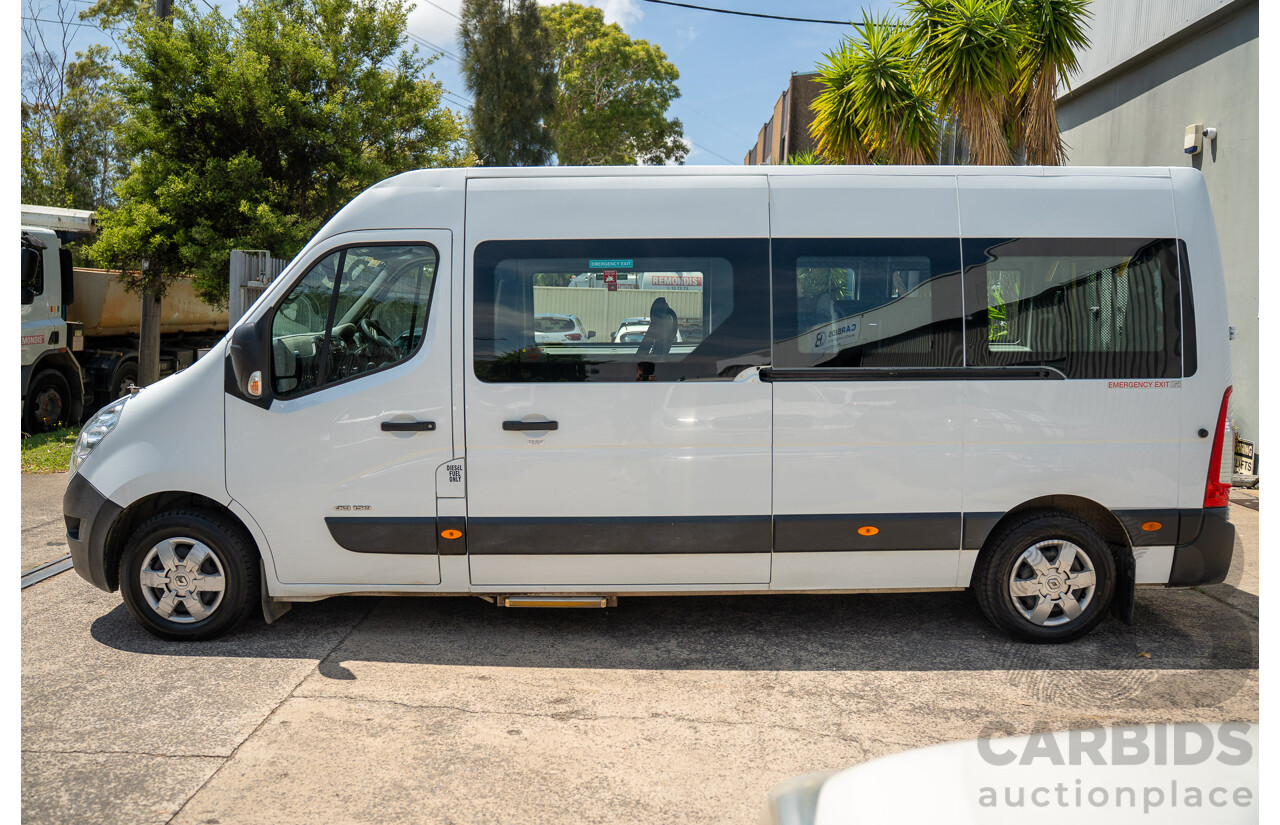 05/2016 Renault Master LWB MID (FWD) X62 Bus Glacier White Turbo Diesel 2.3L - Custom Wheelchair Lift