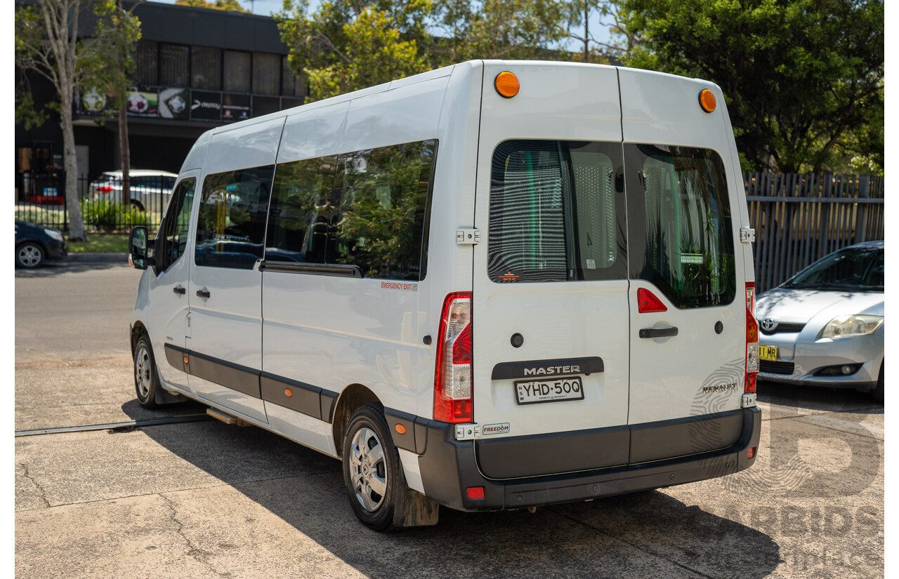 05/2016 Renault Master LWB MID (FWD) X62 Bus Glacier White Turbo Diesel 2.3L - Custom Wheelchair Lift