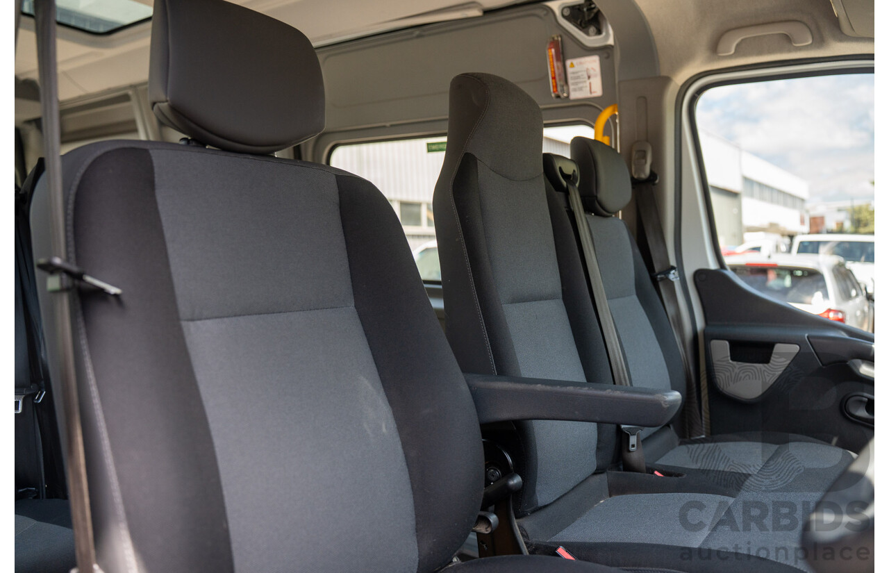 05/2016 Renault Master LWB MID (FWD) X62 Bus Glacier White Turbo Diesel 2.3L - Custom Wheelchair Lift