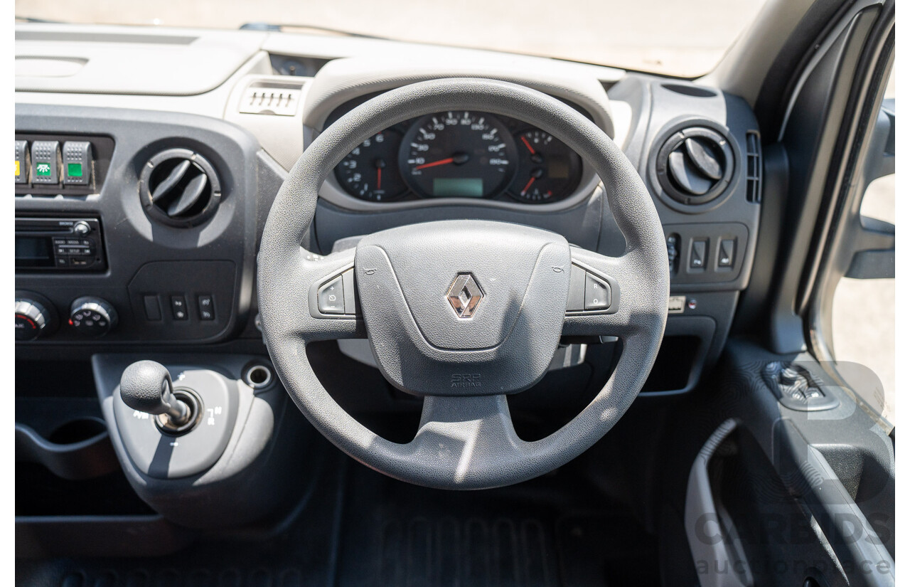 05/2016 Renault Master LWB MID (FWD) X62 Bus Glacier White Turbo Diesel 2.3L - Custom Wheelchair Lift