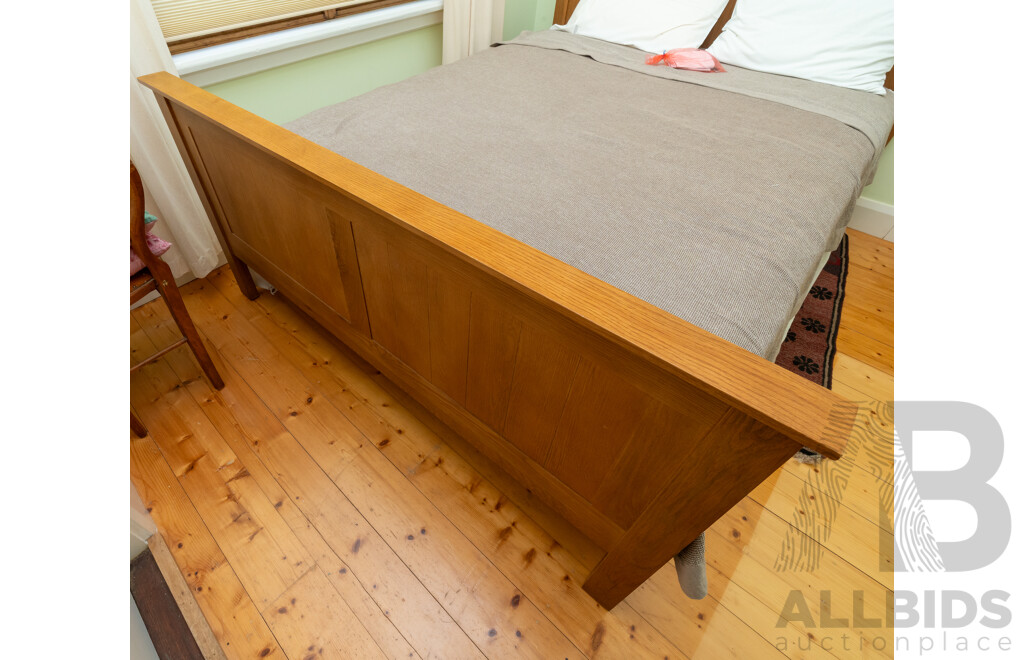 Contemporary Freedom Stratford Queen Bed with Mattress